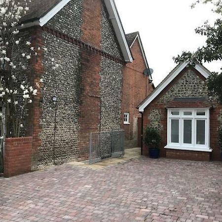 Ferienwohnung The Coach House 75 Epsom Road Guildford Exterior foto